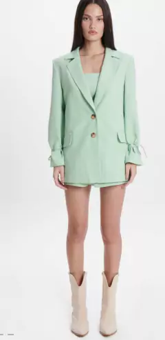 Blazer alongado com amarração