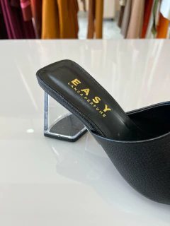 Sandália Com Metal Vazado - LANÇA PERFUME EASY - loja online