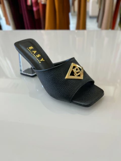 Sandália Com Metal Vazado - LANÇA PERFUME EASY - Valentina Lois