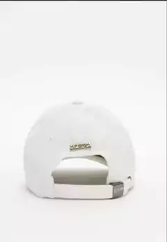 Boné Com Etiqueta Natural - LANÇA PERFUME EASY - Valentina Lois