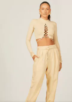 BLUSA GOLA ALTA DECOTE AMARRAÇÃO LISA - OFF - comprar online