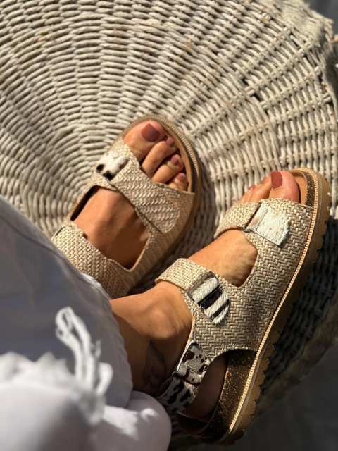 MORA - comprar online