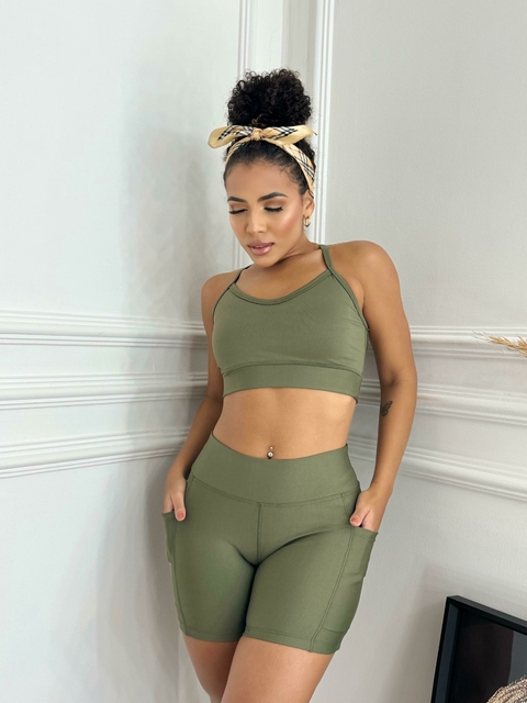 Conjunto Gabi Bolso Lateral Verde Militar