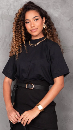 T-Shirt gola alta preta