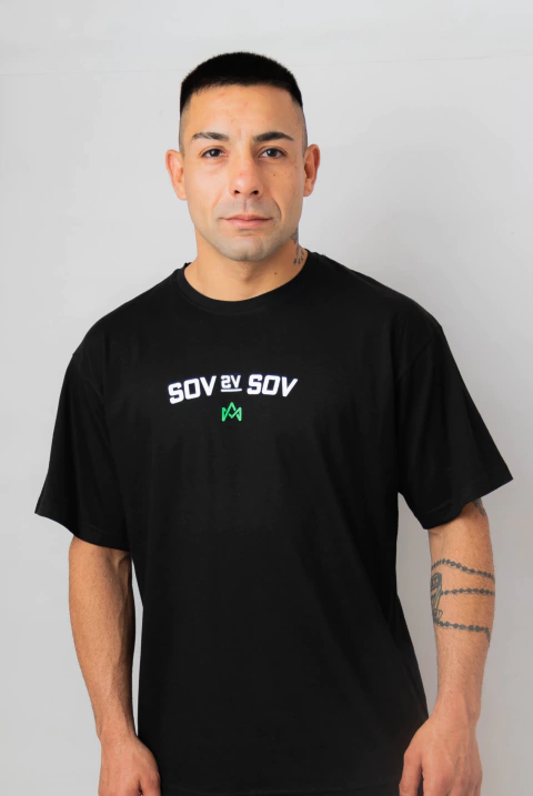 REMERA OVERSIZE “VOS VS VOS” ESPEJO