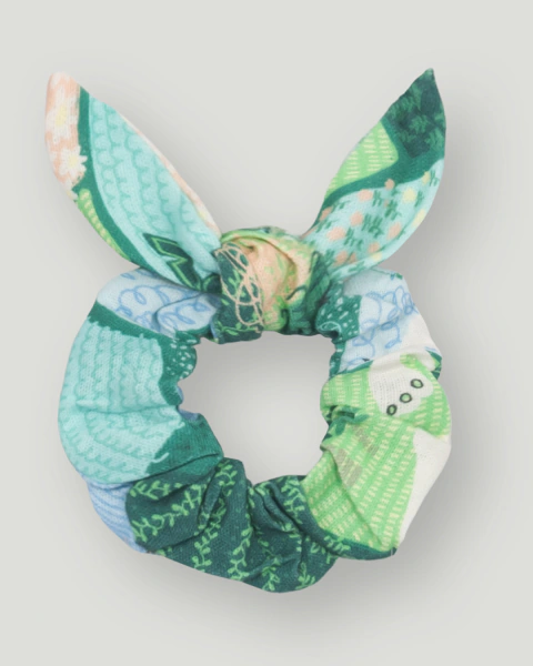 Scrunchie de Cabelo em Viscolinho Estampa Natureza Três e Já