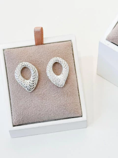 Brinco em Renda Italiana