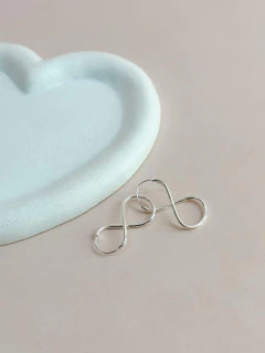 Argola Infinito Lisa