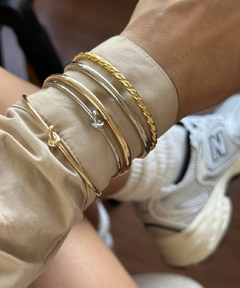 Bracelete Liso Torcido Fino - comprar online