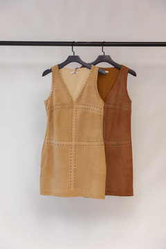 Vestido Mini com Recortes e Tachas Suede Meg - Bek Comfy Para mulheres versateis que se comunicam antes mesmo de abri a boca ! 