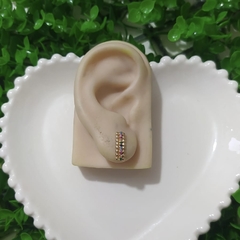 Brinco Ear Cuff Cravejado