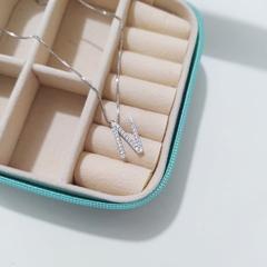 Gargantilha Pingente Inicial Cravejado - loja online