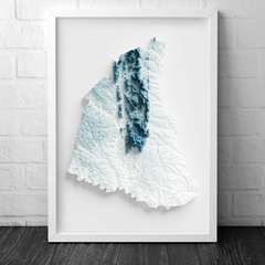 Mapa de relevo artístico do município de Itiúba, Bahia, destacando a topografia em tons de azul e branco.