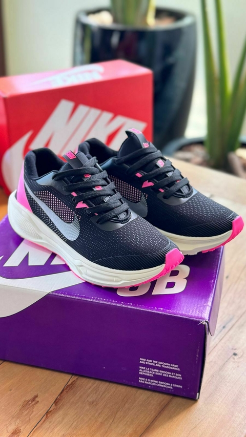 NIKE RUNNING PRETO ROSA