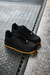 AIR FORCE 1 LOW PRETO CARAMELO COURINO na internet