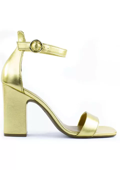 Sandália em Couro Dourado