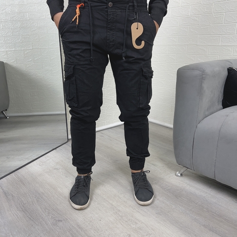 Pantalón cargo de gabardina importada negra con puño