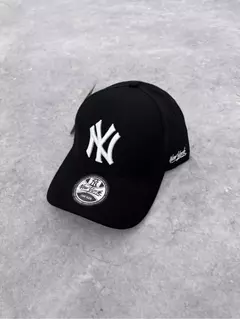 BONÉ NY