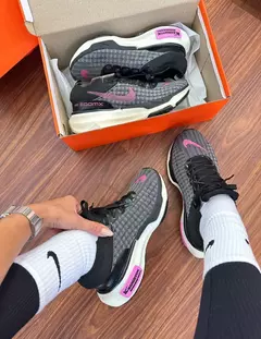 TÊNIS NK ZOOM X na internet