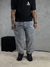calça reta jeans - Marmorizada na internet