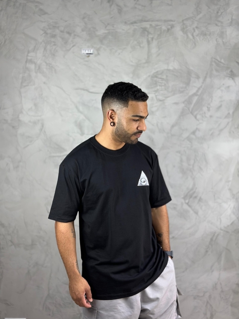 Camiseta Wanted "All Seeying" - preto