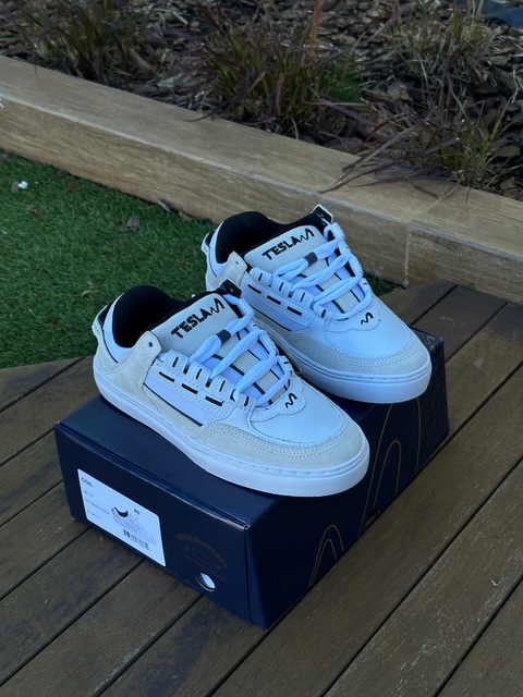 TÊNIS TESLA COIL - OFF WHITE FURTA COR