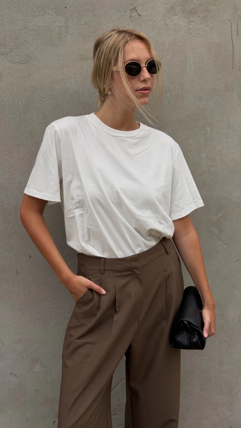 REMERA BASICA OVER (OFF WHITE)