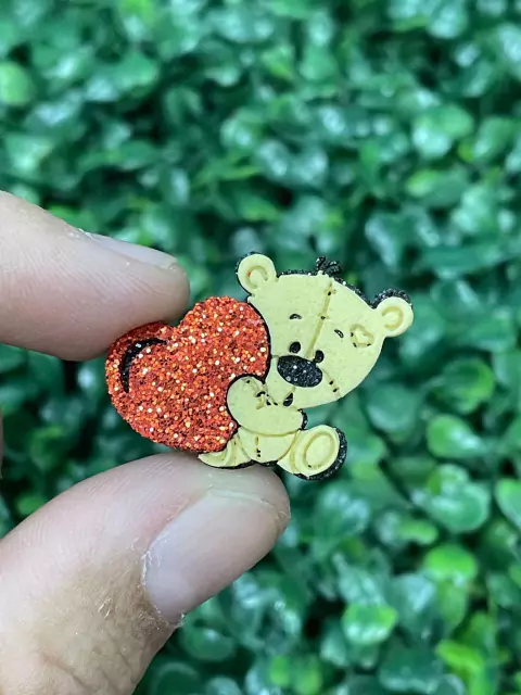 ADESIVO URSO COM CORAÇÃO DE LADO