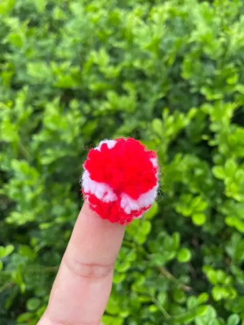 POMPOM VERMELHO E BRANCO NATAL