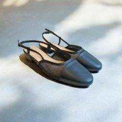 sapatilha slingback preta no estilo chanel com tela dupla transparente