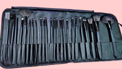 SET DE BROCHAS CITY GIRL EN ESTUCHE 24 BROCHAS