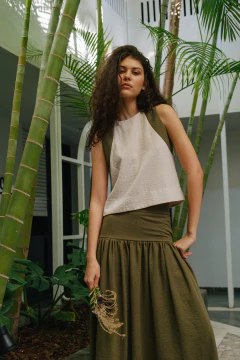 Top Serena arena y verde - Claudia Arias