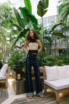 Top gamuza chocolate y off white - Claudia Arias