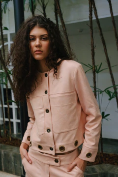 Campera Wanda pu graneado rosa palo - Claudia Arias