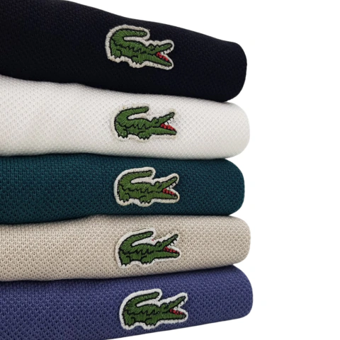 CAMISETAS EM MALHA TEXTURIZADA LACOS