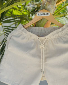 Shortinho linho clássico, cru natural, ponteira metalizada na internet