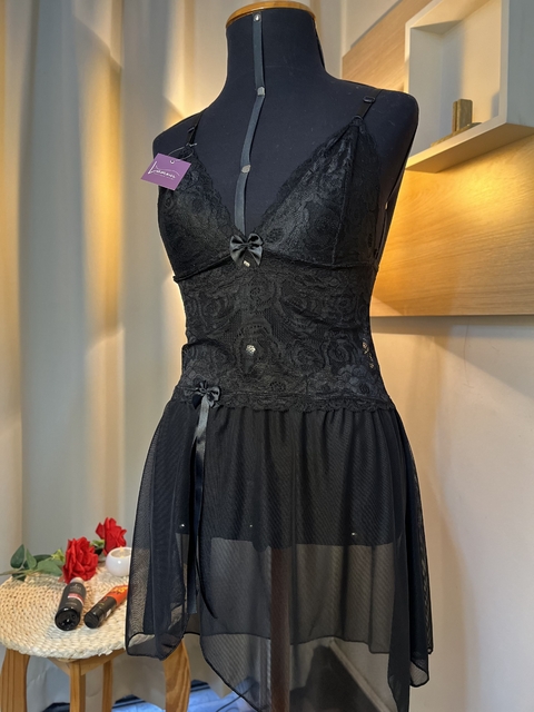 Camisola Cloe - Em tule e renda com calcinha • Preta - comprar online