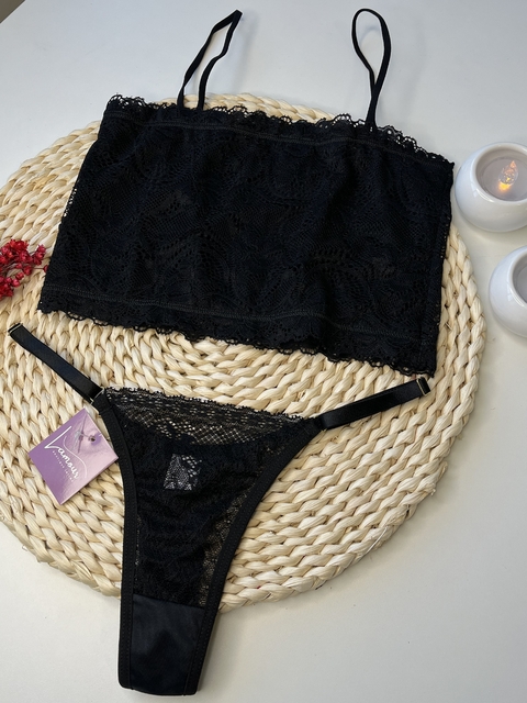 Conjunto de renda modelo Nanda - Preto - comprar online
