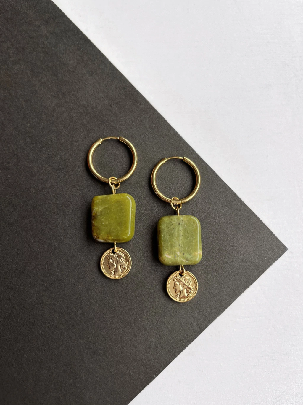 Brinco Jade | Dourado
