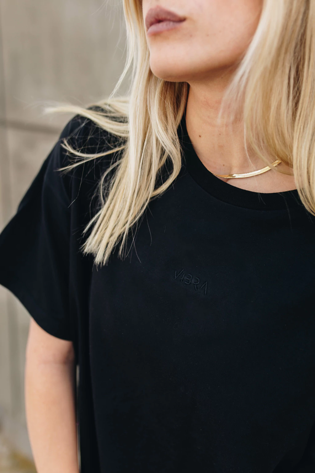 Remera boxy Vibra Negro