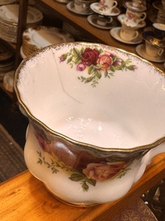 LOTE de 2 tazas Royal Albert SIN PLATO FISURADAS - comprar online