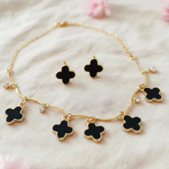 Kit Colar Ponto de Luz Brinco e Pingentes Pequenos Trevo Quatro Folhas - comprar online