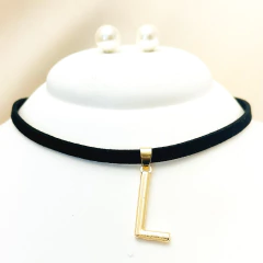 Kit Colar Letra Inicial Dourada e Brinco Pérola - Couro Preto - loja online