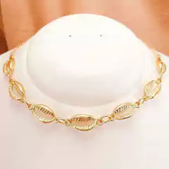 Colar com Búzios em Elos Dourados - comprar online