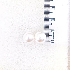 Brinco Pérola Branca Lisa e Coração - Vários Tamanhos - comprar online