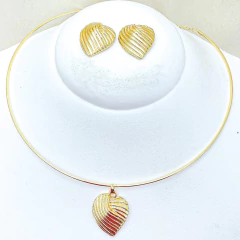 Kit Colar e Brinco Coração com Linhas Dourado - comprar online
