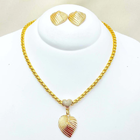 Kit Colar e Brinco Coração com Linhas Dourado