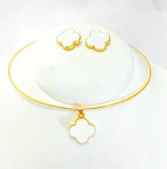 Kit Colar Choker Argola Pingente e Brinco Resinado Trevo Quatro Folhas Grande - GRM Bijuterias