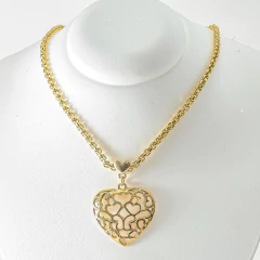 Colar Dourado com Pingente Coração e Moda Religiosa, Corrente Veneziana | Acessório Bijuteria na internet