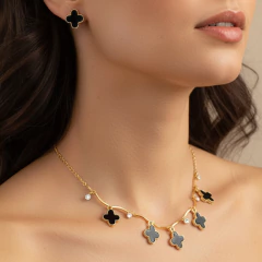 Kit Colar Ponto de Luz Brinco e Pingentes Pequenos Trevo Quatro Folhas